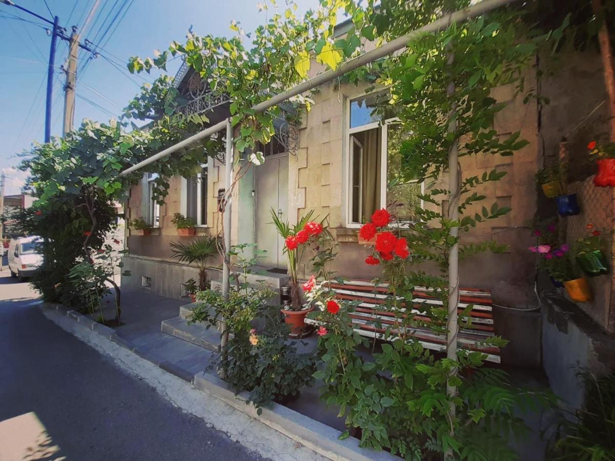 Host Family Hotel Ахалцихе Екстериор снимка