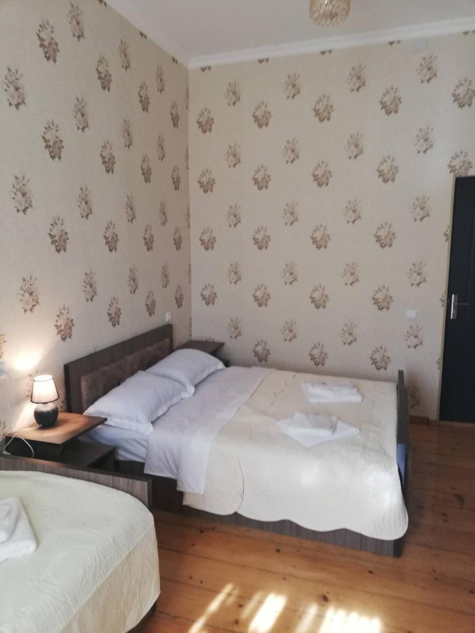 Host Family Hotel Ахалцихе Екстериор снимка