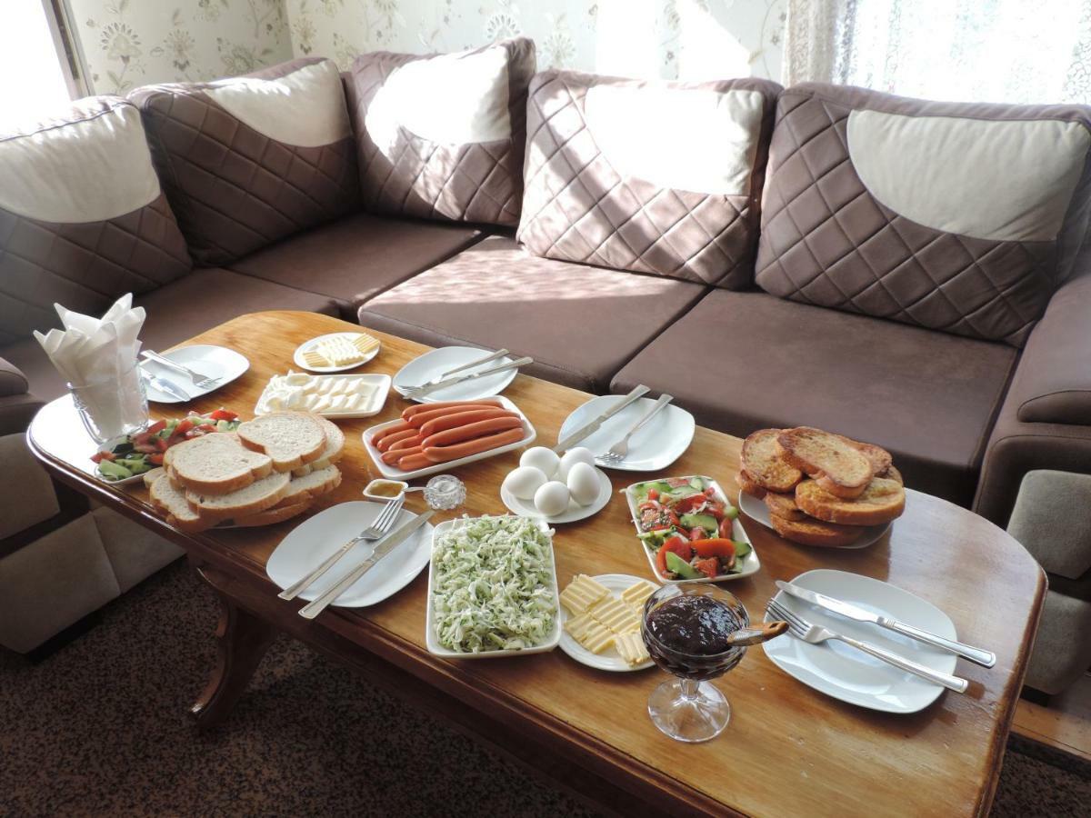 Host Family Hotel Ахалцихе Екстериор снимка