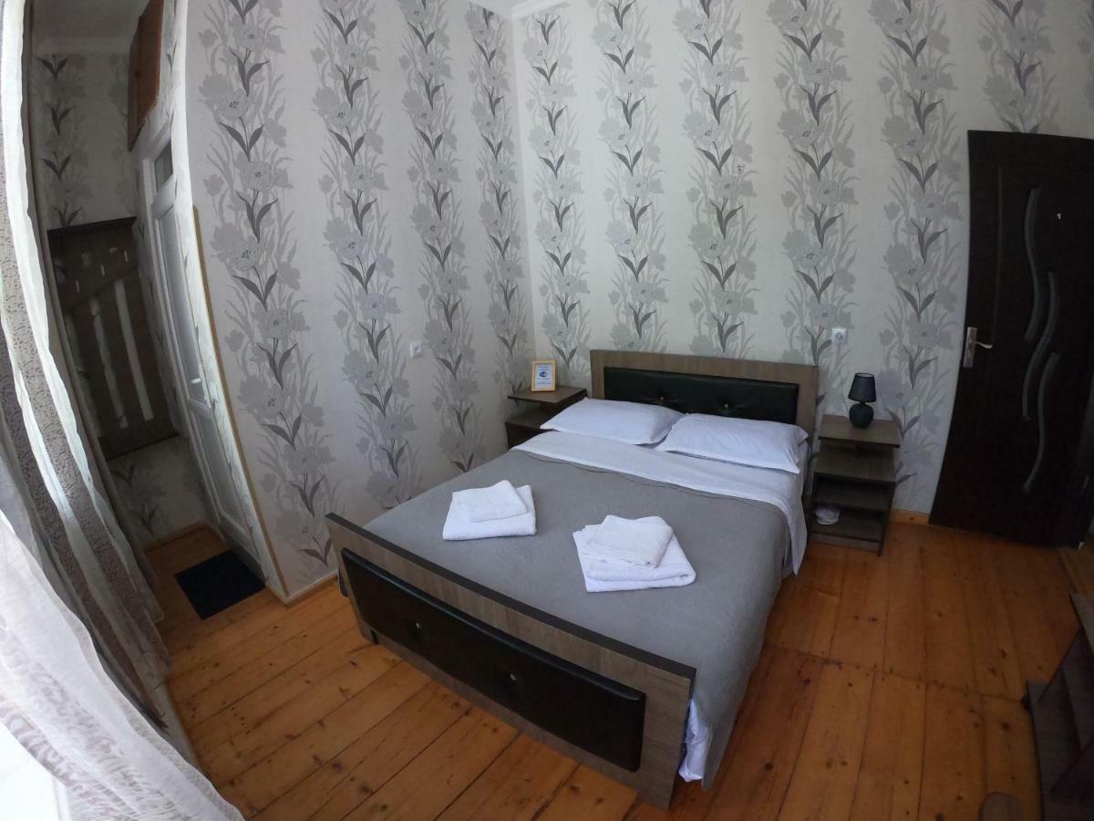 Host Family Hotel Ахалцихе Екстериор снимка