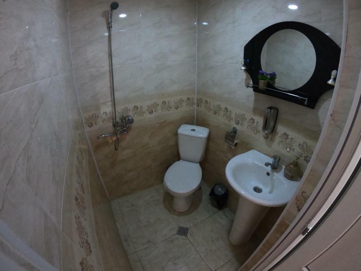 Host Family Hotel Ахалцихе Екстериор снимка