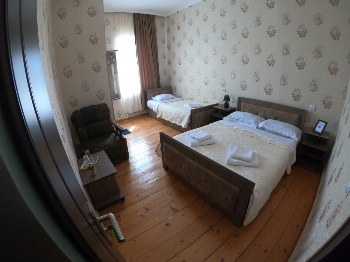 Host Family Hotel Ахалцихе Екстериор снимка